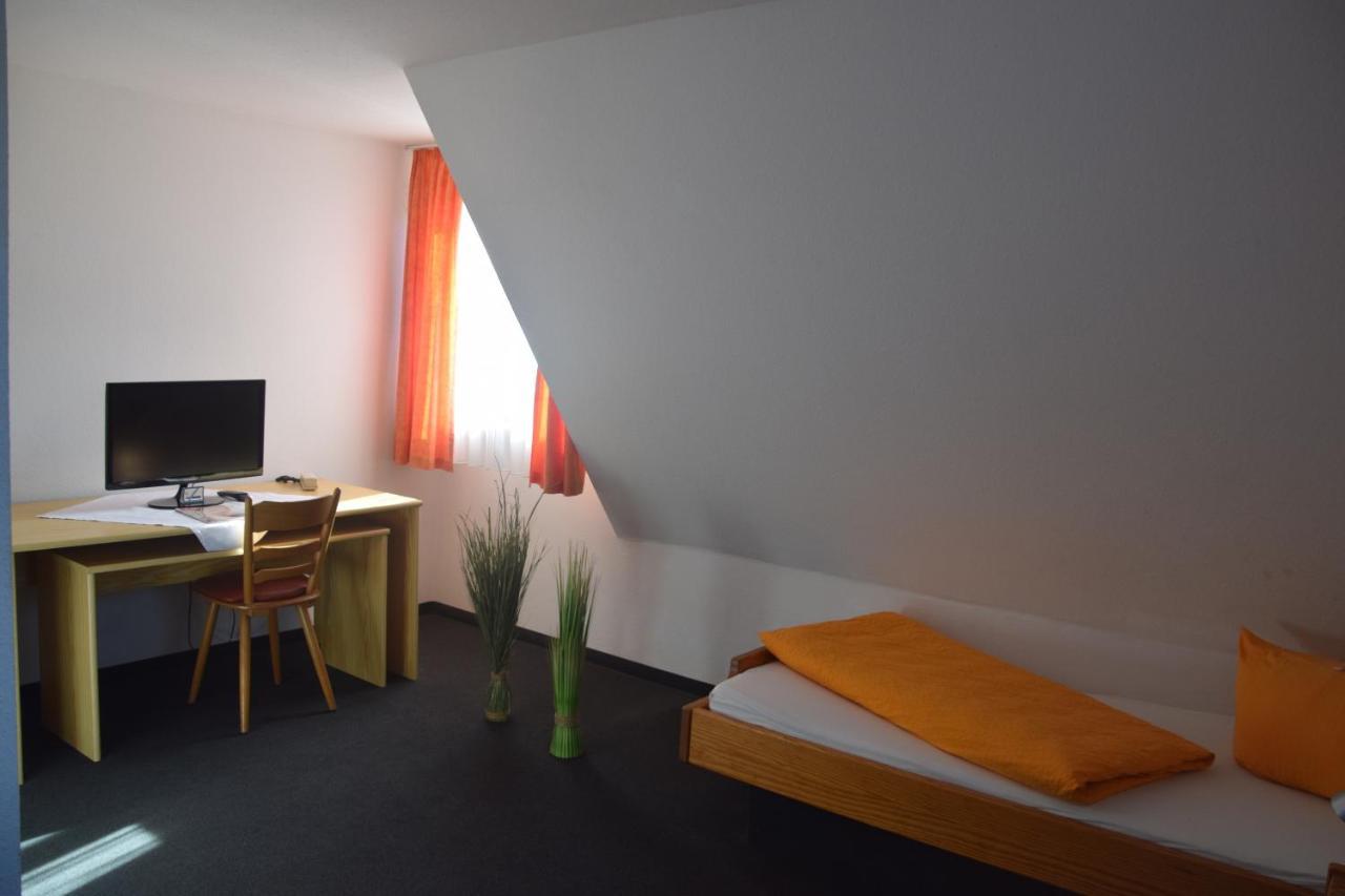 Hotel-Gasthof Roessle อูล์ม ภายนอก รูปภาพ